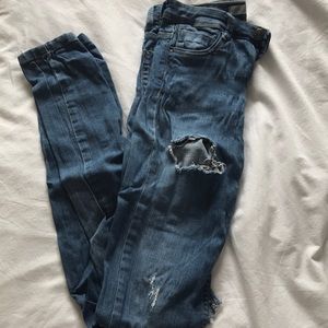 Zara medium wash size 2 skinny jean